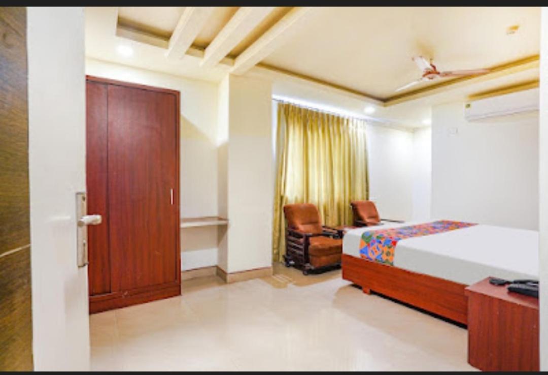 Hotel Golden Way Vijayawāda 外观 照片